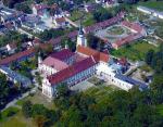 Zesp� opactwa Cysters�w jest zaliczany do zabytk�w najwy�szej klasy