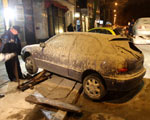 Warszawa: Samochody zalane betonem