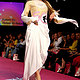 Modelka w kreacji z kolekcji Barbie