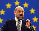 Wybory nowego szefa PE. Buzka zast�pi Martin Schulz