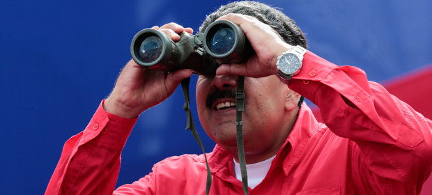 Nicolas Maduro podczas wiecu 19 kwietnia. Przez Wenezuelę przetaczają się protesty antyrządowe.