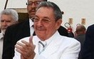 Raul Castro stan�� na czele pierwszomajowego pochodu w Hawanie