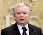  Prezes PiS pousuwa wi�kszo�� dzia�aczy. By przetrwa�