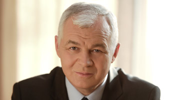 Bielecki: Zamiast podnosić wiek emerytalny, motywujmy