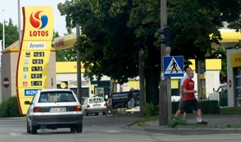 Olej napędowy będzie tańszy w hurcie. Czy coś zostanie w kieszeni?
