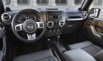 Jeep Wrangler Freedom Edition - żołnierskie auto
