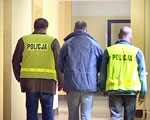 Rozbito grup� wy�udzaj�c� VAT za fikcyjny obr�t z�omem