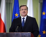 Komorowski chce debaty w sprawie atom�wki