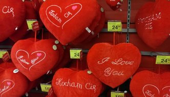 Czekoladki, mi�osne sushi i kie�basa... walentynkowa machina ruszy�a na dobre