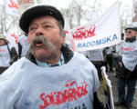  Pracownicy PZU na ulicy protestuj� przeciw zwolnieniom