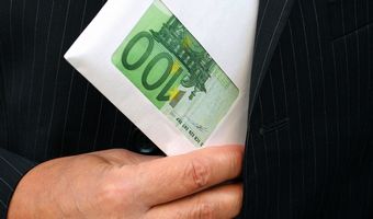 Korupcja w Polsce prawie największa w Unii