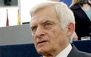 Buzek pot�pia morderstwo polskiego ksi�dza