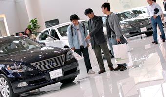 Rosn� dochody autobank�w