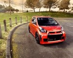 Toyota iQ zmodyfikowana przez SR Auto Group