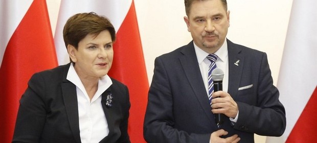 Na zdjęciu Piotr Duda razem z Beatą Szydło