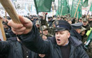 Protest s�u�b mundurowych. W Warszawie ju� pikieta