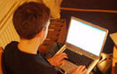 Trzymasz laptopa na kolanach? Uwa�aj