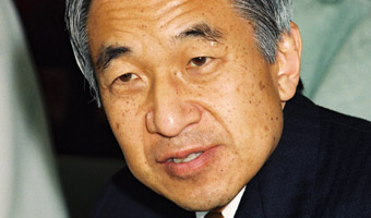 Japonia: Cesarz Akihito przejdzie operacj� wszczepienia bypass�w