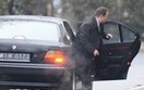 Rz�d boi si� medi�w. Po�ycza auta od BOR-u