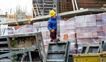 Sonda� Money.pl: Polacy chc� ci�� przywileje emerytalne