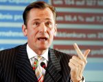  Mathias D�pfner, szef Axela Springera