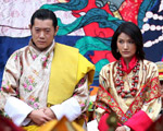  Kr�l Bhutanu wybra� na �on� dziewczyn� z ludu