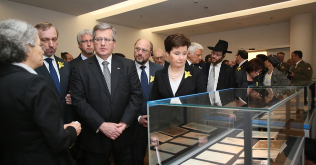 Hanna Gronkiewicz-Waltz i Bronisław Komorowski<br/> zwiedzali wczoraj Muzeum Historii Żydów Polskich <br/>