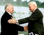  Minister Nowicki oddaje w�adz� nad �rodowiskiem