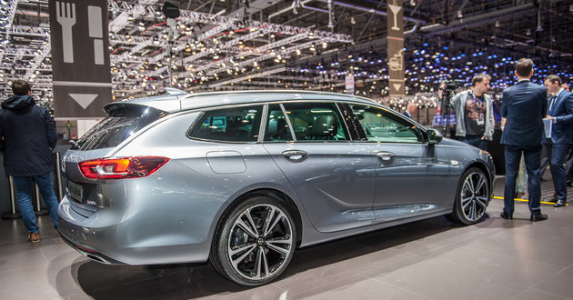 Opel Insignia Grand Sport: Twoje nowe, stylowe, mobilne biuro