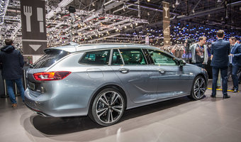 Opel Insignia Grand Sport: Twoje nowe, stylowe, mobilne biuro