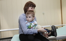 Ch�opiec znowu mo�e chodzi�. Dzi�ki polskim uczonym