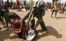 Specjalne konwoje ochroni� konwoje z pomoc� w Somalii