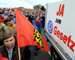  Demonstracja pracownik�w Volkswagena