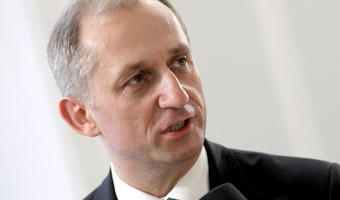 Przed�u�enie wieku emerytalnego. Rz�d pracuje