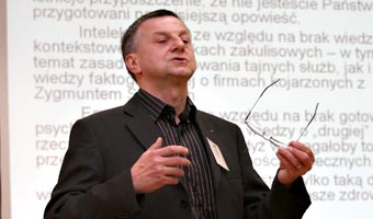Zybertowicz musi przeprosić Michnika