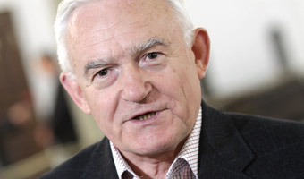 Miller chce zapyta� Polak�w o reform� emerytur