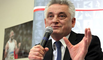 Majątki bohaterów afery hazardowej idą w miliony