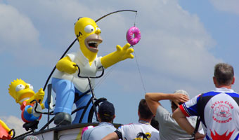 Simpsonowie do��czaj� do lalek Barbie