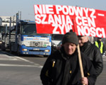  Samoobrona zn�w blokuje drogi