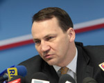 Sikorski nie musi przeprasz� za antysemit�