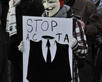Debata o ACTA: premier na razie nie ust�pi