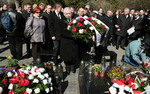  Rocznica katastrofy smole�skiej. Zwolennicy PiS przed Pa�acem Prezydenckim