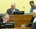 Proces Ratko Mladicia odroczony. Przez b��dy