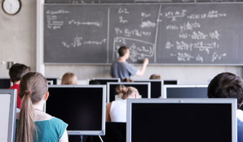 MEN nie chce zobowiązać nauczycieli do pracy w wakacje