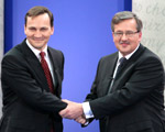  Sikorski nie chce si� zn�ca� nad Komorowskim, ale to robi