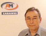  AM Zabawki: marchewka dla psa, krowa dla dziecka