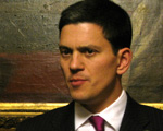  Miliband: W proces pokojowy trzeba wci�gn�� Afga�czyk�w