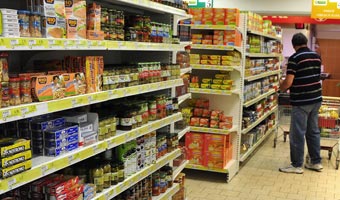 Przez kryzys klienci na �wiecie wi�cej kradn�