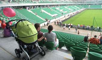 Stadiony za miliardy odmieni� polsk� pi�k�?