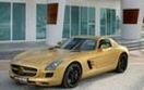 Pustynny Mercedes SLS AMG na z�oto